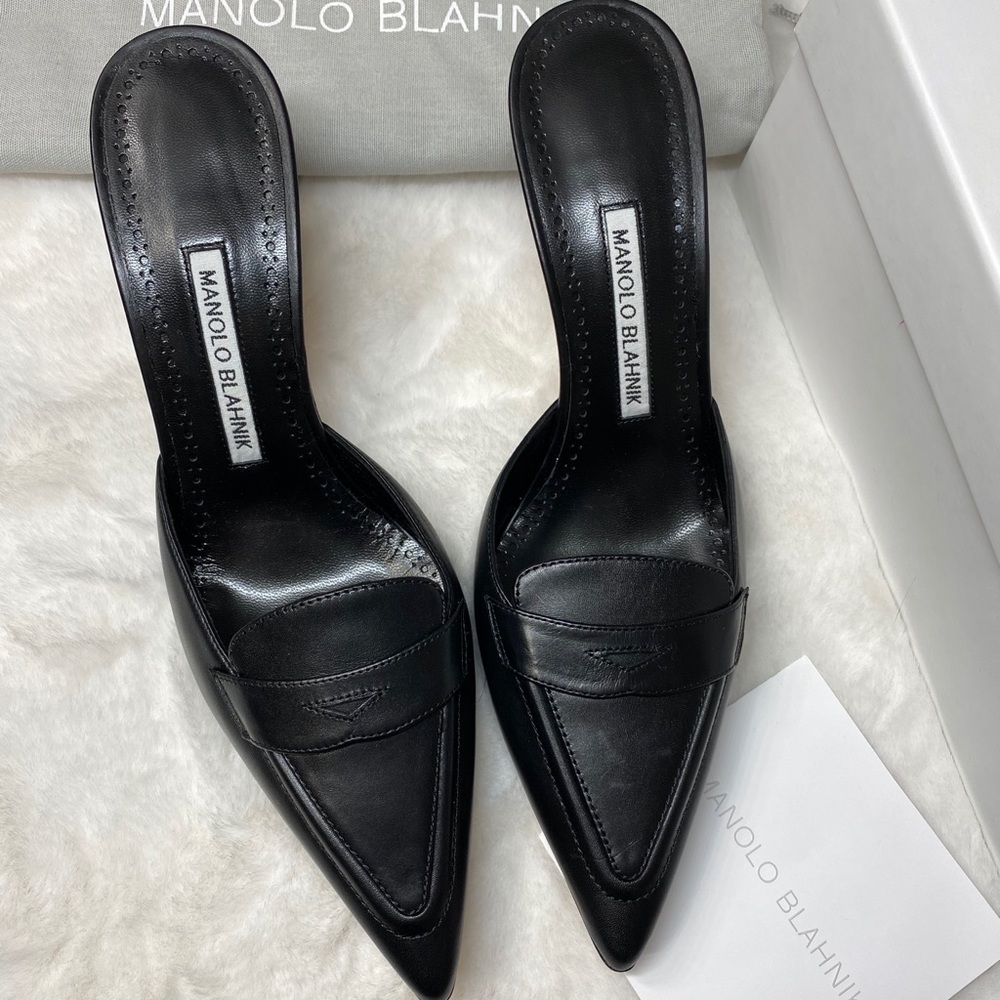 Manolo Blahnik black heels
